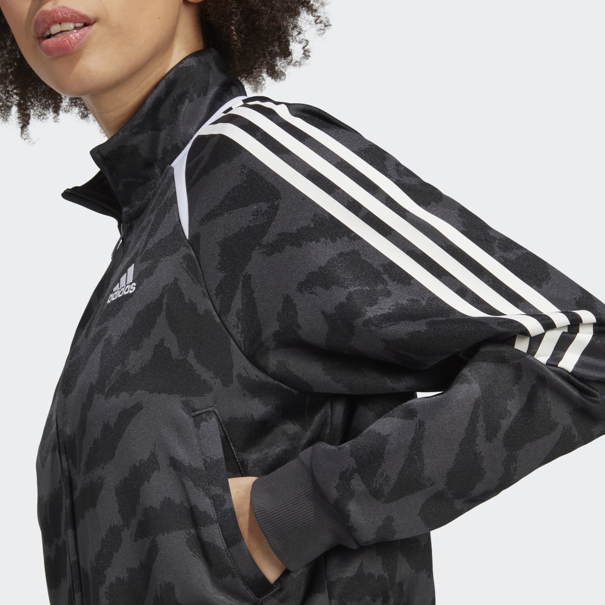 Adidas Chaqueta Tiro Suit Up Lifestyle. 12