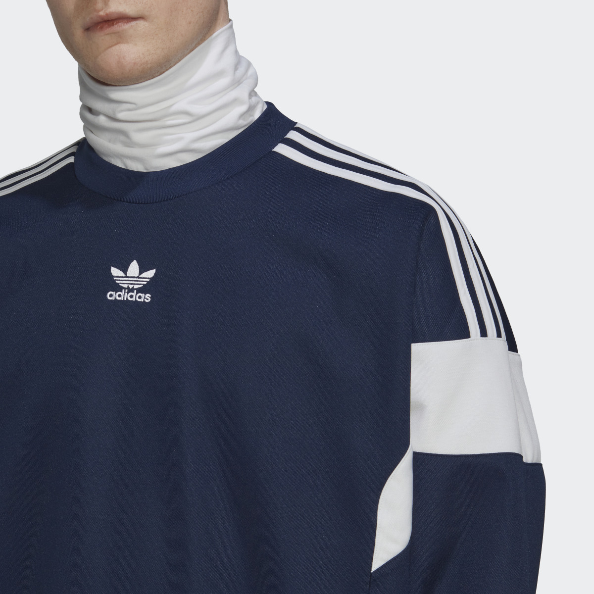 Adidas adicolor Classics Cut Line Sweatshirt. 6