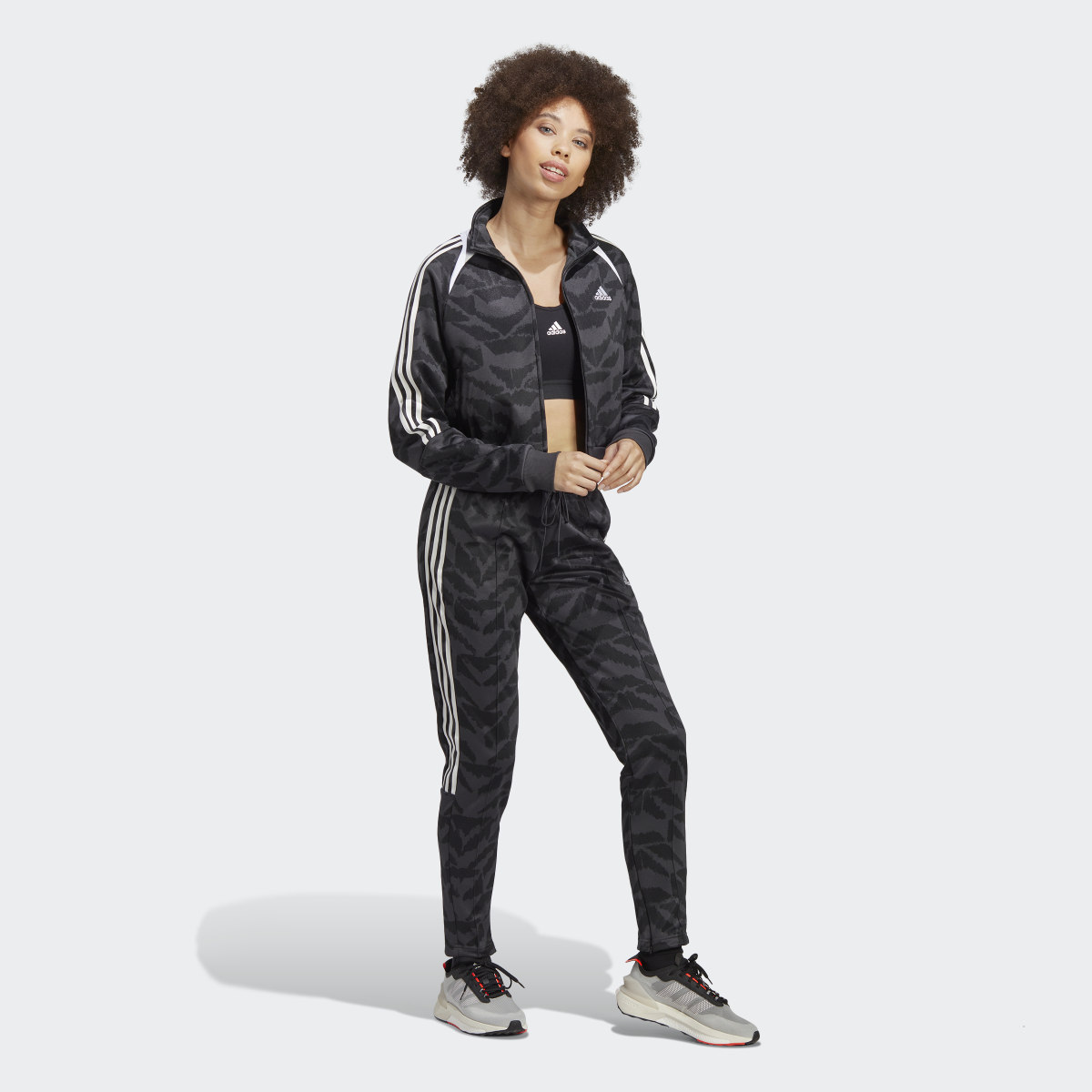 Adidas Chamarra Deportiva Tiro Suit Up Lifestyle. 9