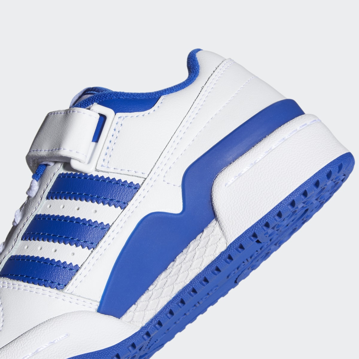 Adidas Chaussure Forum Low. 10