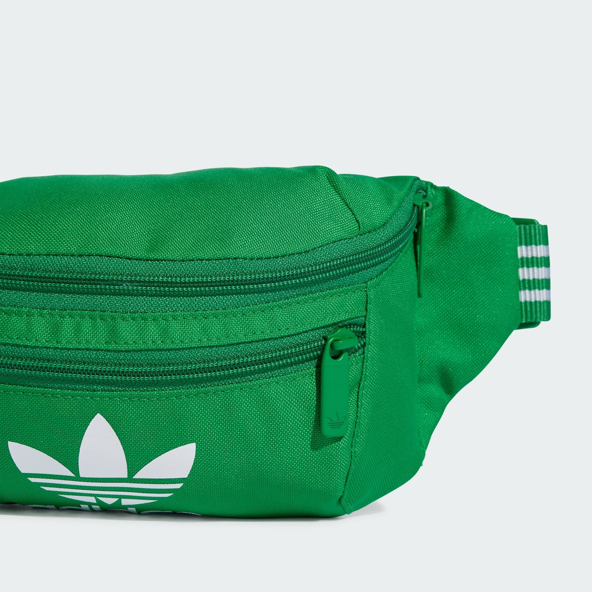 Adidas Sac banane Adicolor Classic. 4