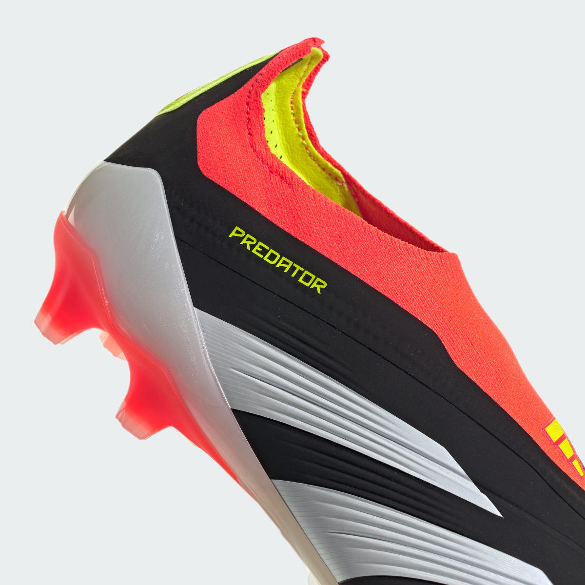 Adidas Botas de Futebol sem Atacadores Predator 24+ – Relva artificial. 4