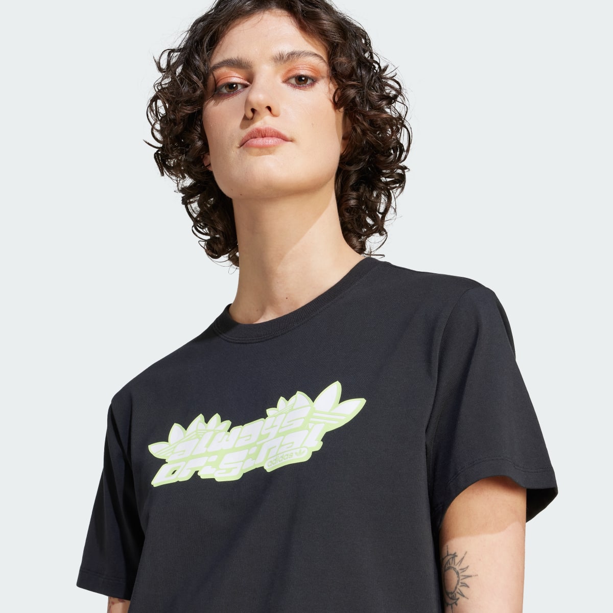 Adidas Graphics Regular Tee. 6