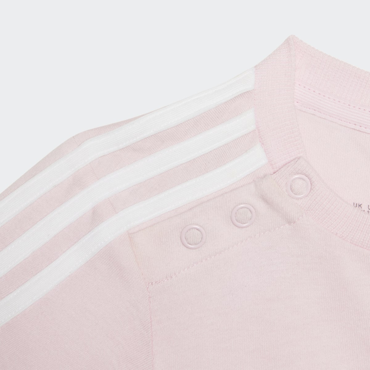 Adidas Essentials Sport Set. 8