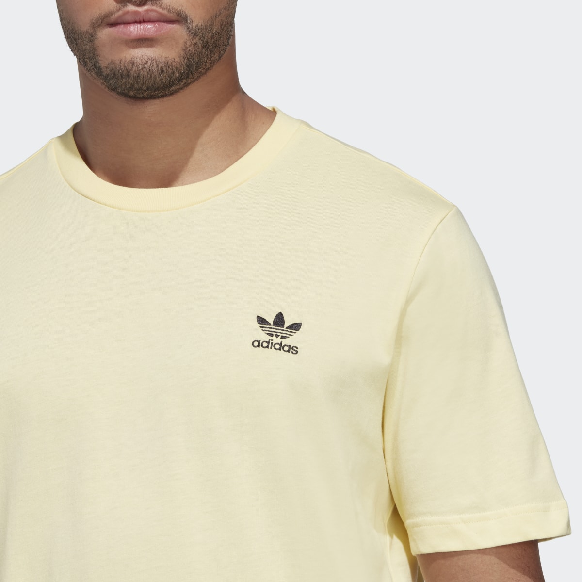 Adidas TREFOIL ESSENTIALS T-Shirt. 6