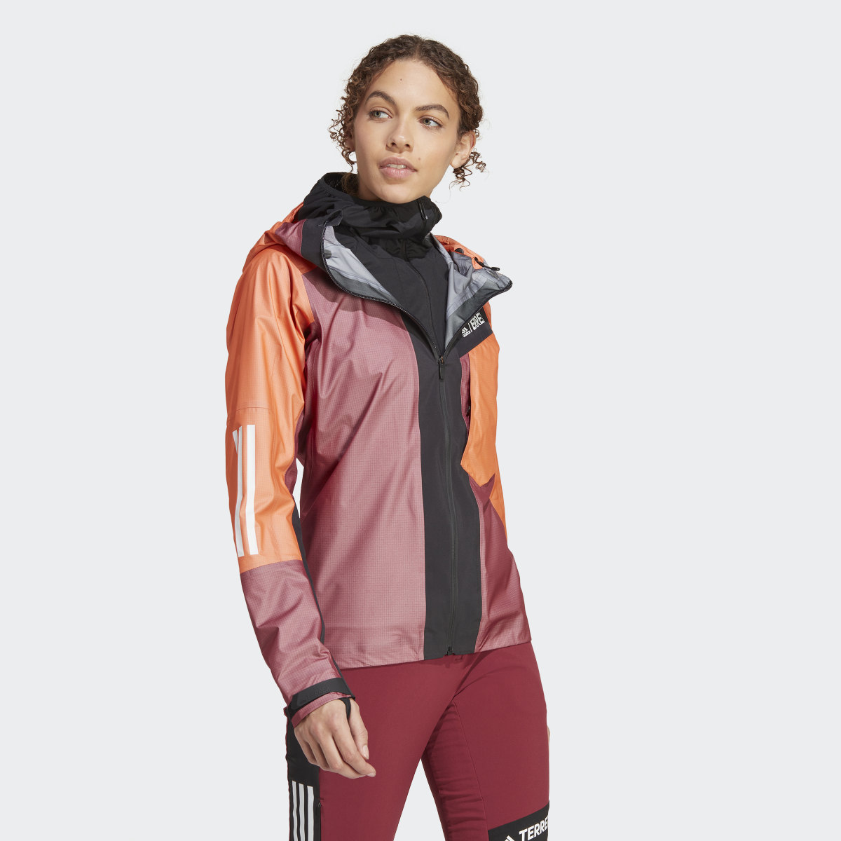 Adidas Chaqueta técnica Techrock Light GORE-TEX. 5