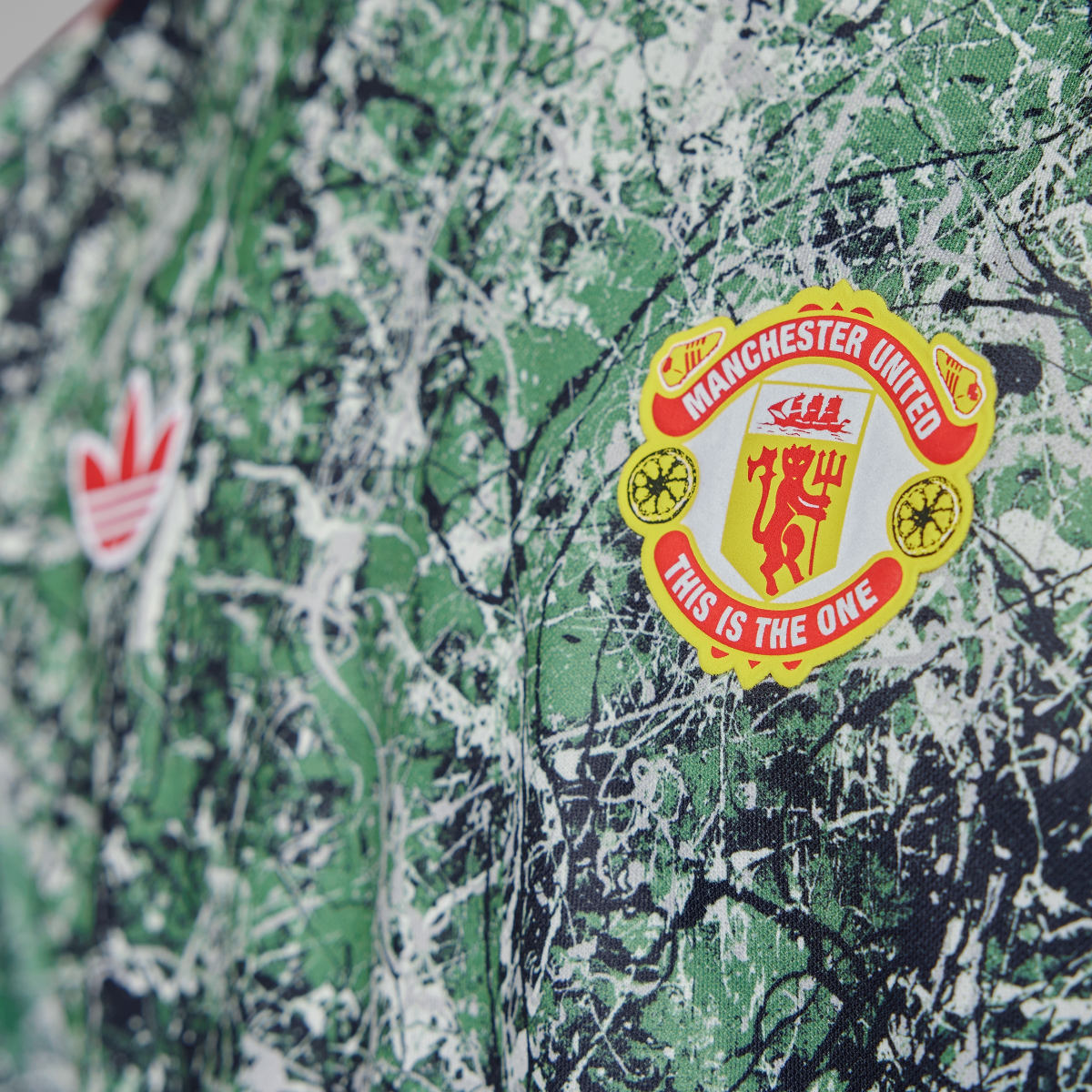 Adidas Camiseta Manchester United Stone Roses Originals Icon. 10