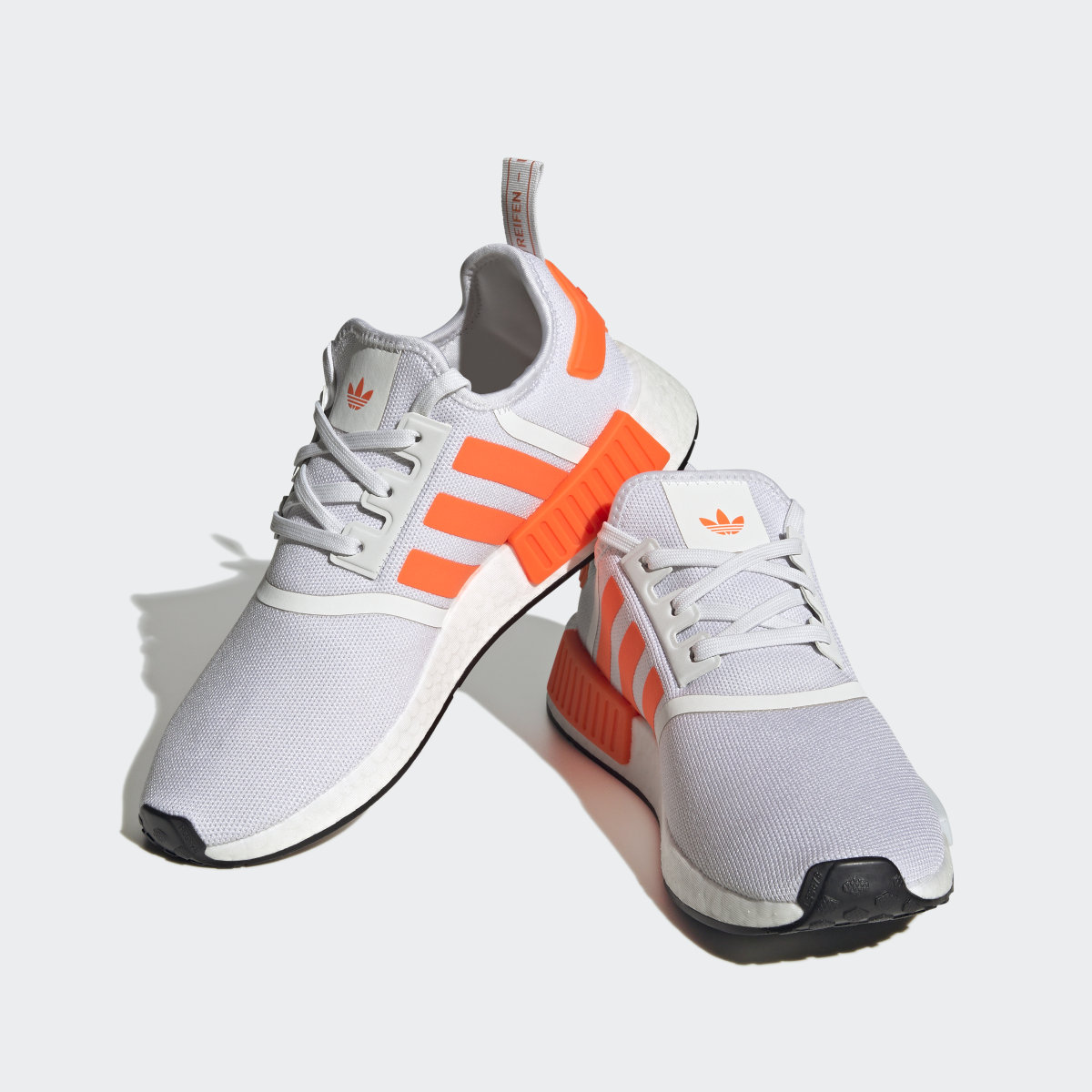 Adidas Tenis NMD_R1. 8