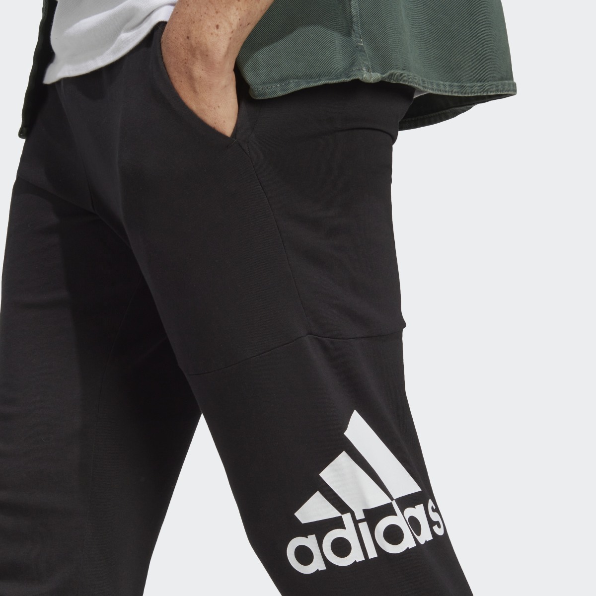 Adidas Essentials Single Jersey Tapered Badge of Sport Pants. 5