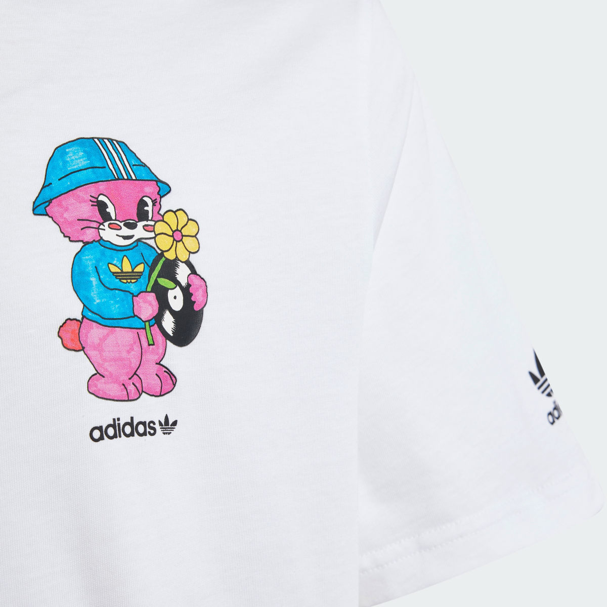 Adidas T-shirt Graphics. 5