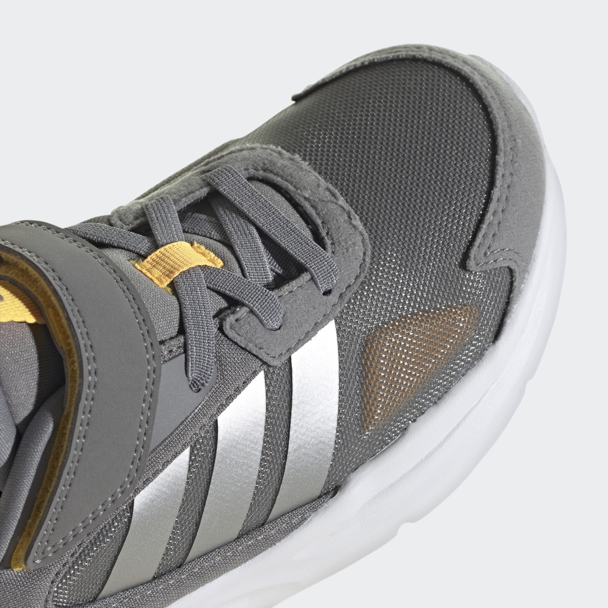 Adidas Chaussure à lacets élastiques et scratch sur le dessus Ozelle Running Lifestyle. 9