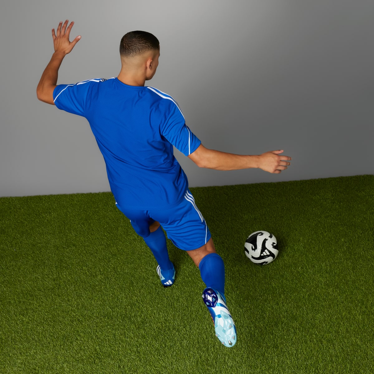 Adidas PREDATOR ACCURACY+ CÉSPED NATURAL SECO. 6