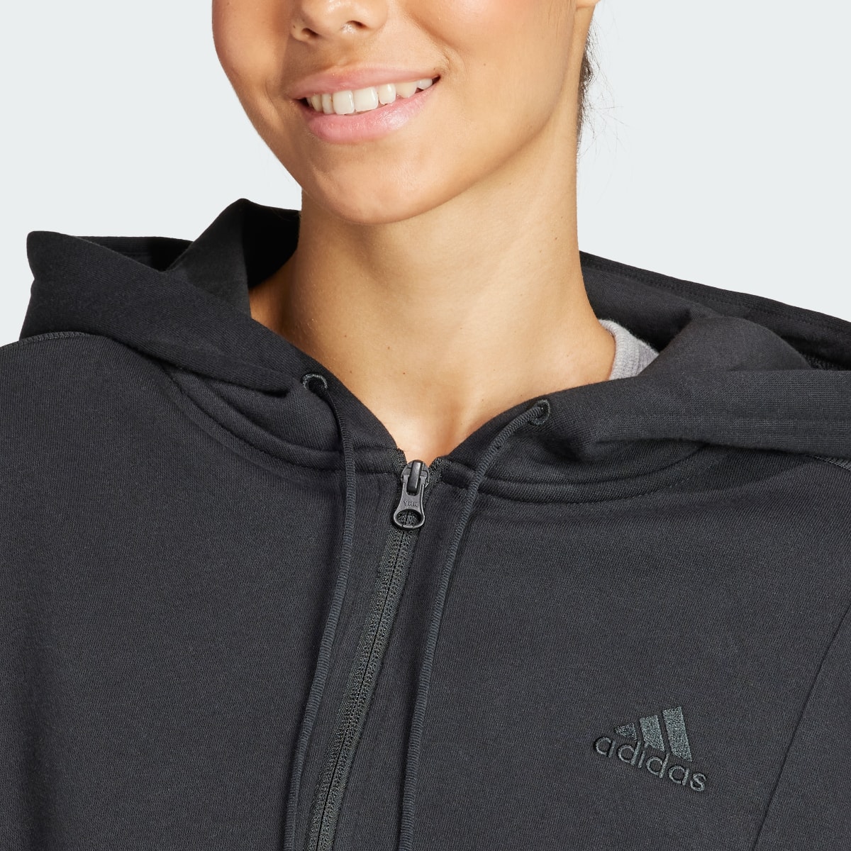 Adidas Linear Track Suit. 8