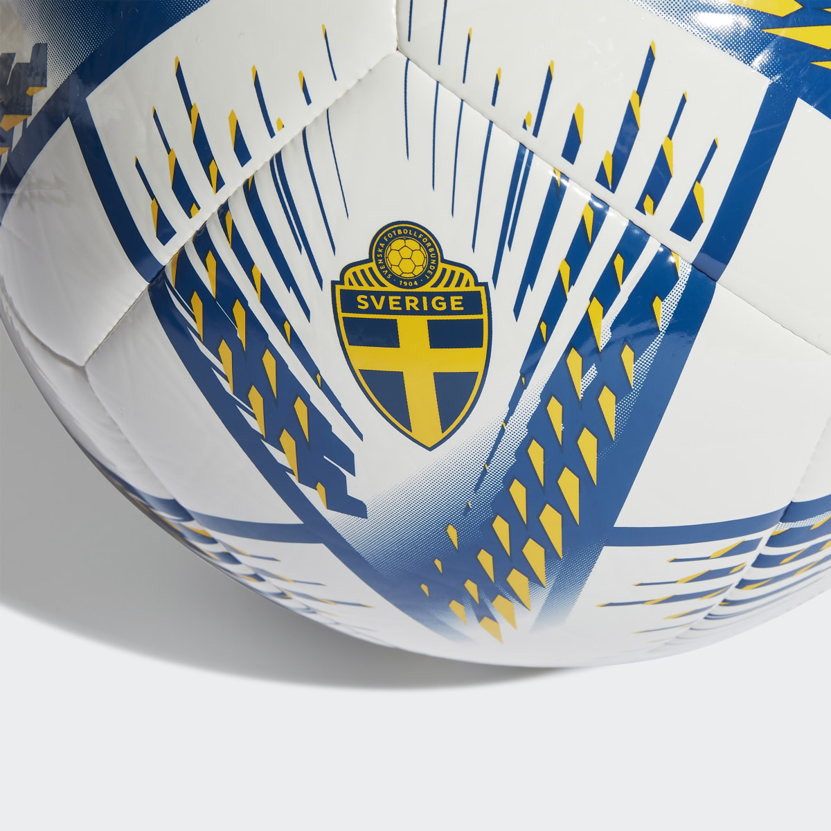 Adidas Al Rihla Sweden Club Ball. 5