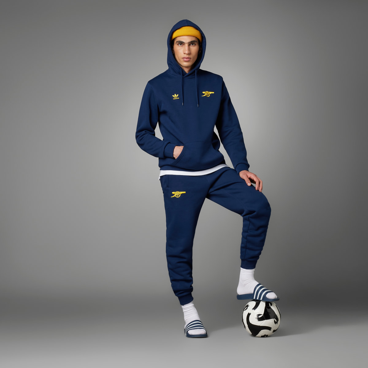 Adidas Arsenal Essentials Trefoil Pants. 10