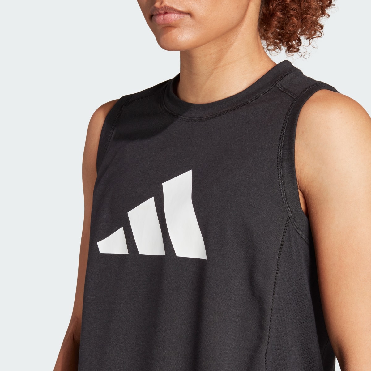 Adidas Playera sin Mangas de Entrenamiento Train Essentials Big Performance Logo. 5