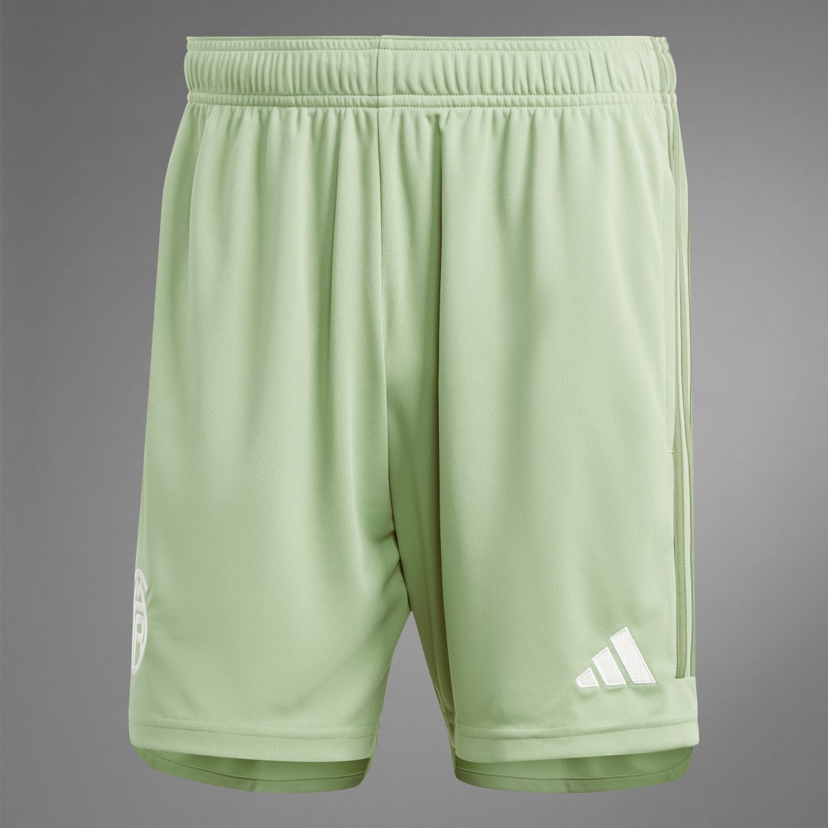 Adidas FC BAYERN 2023/2024 WIESN SHORTS. 9