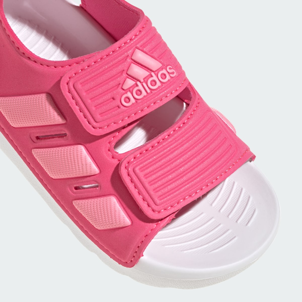 Adidas Sandales Altaswim 2.0 Enfants. 10