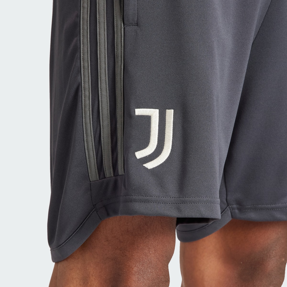 Adidas Calções do Terceiro Equipamento 23/24 da Juventus. 5