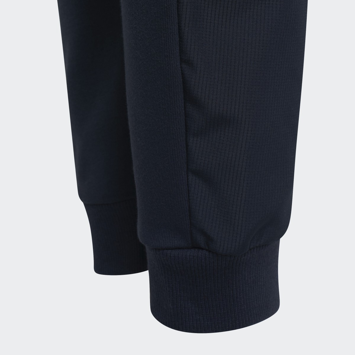 Adidas Pantaloni Badge of Sport. 4