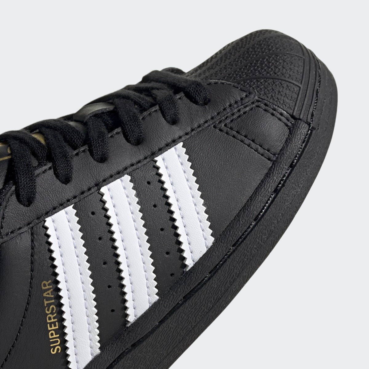 Adidas Chaussure Superstar. 11