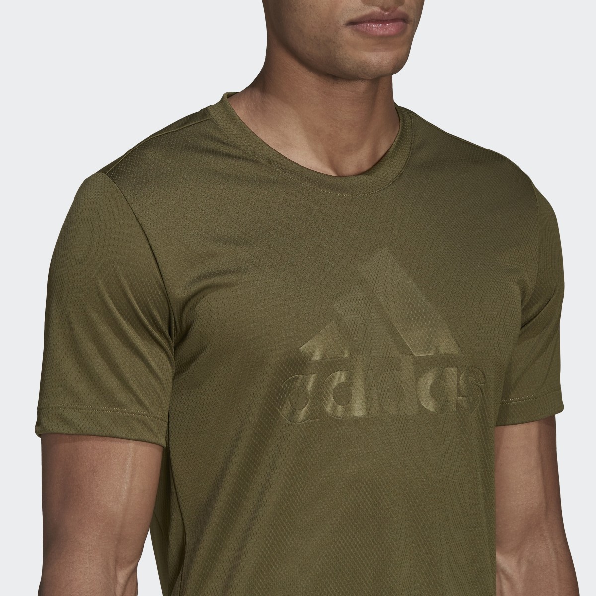 Adidas T-shirt da allenamento Made to Be Remade. 7