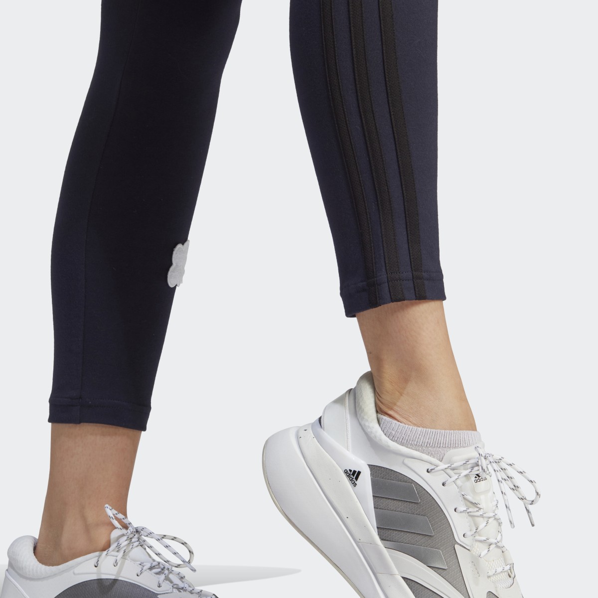 Adidas Leggings de Cintura Subida em Algodão 3-Stripes com Remendos Florais em Feltro. 6