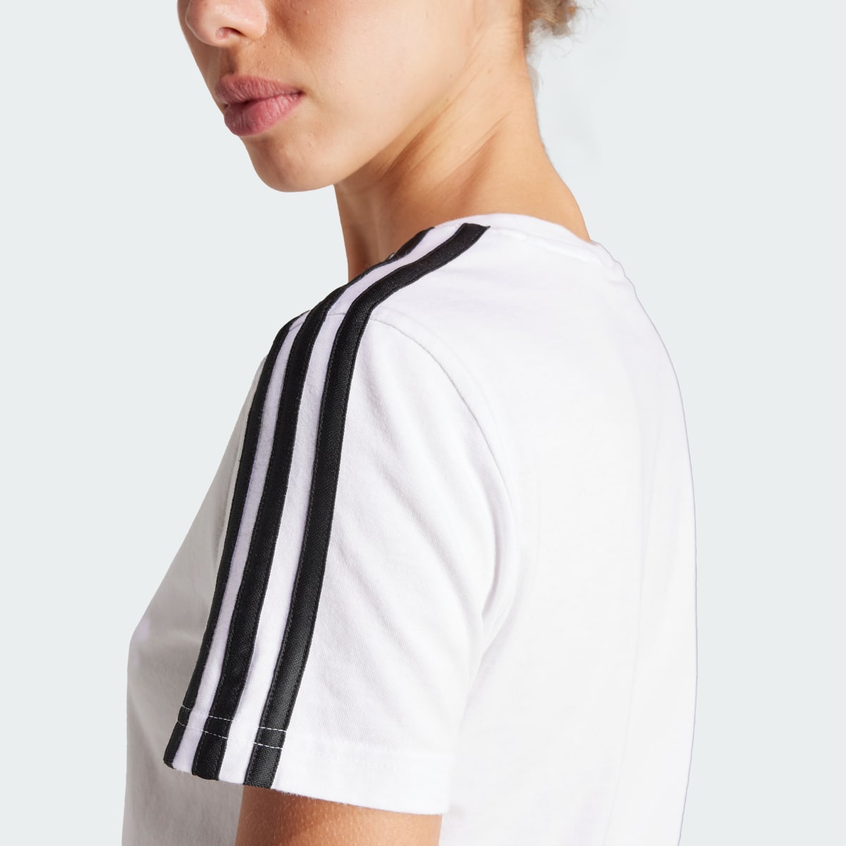 Adidas T-shirt LOUNGEWEAR Essentials Slim 3-Stripes. 7