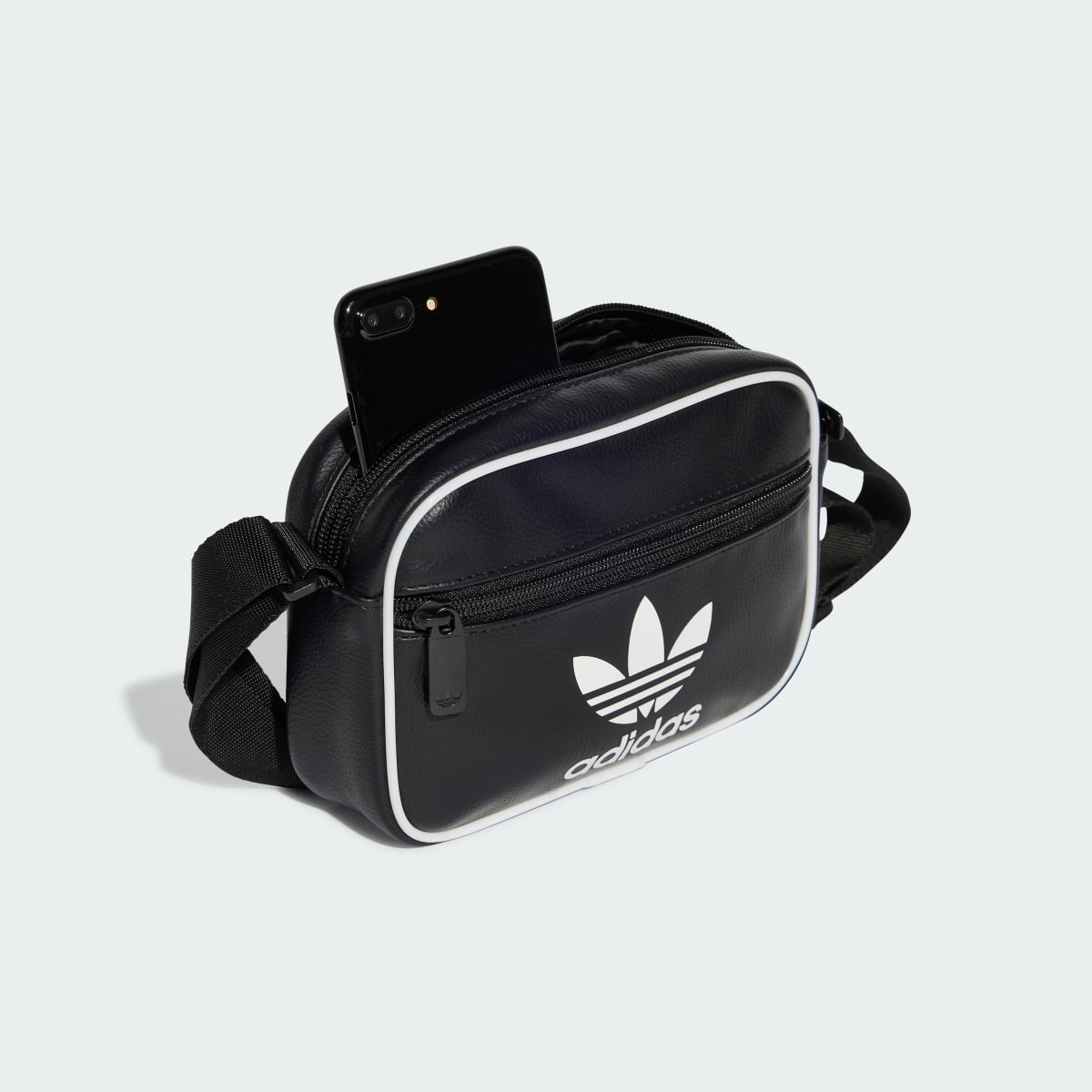 Adidas Adicolor Classic Mini Airliner Bag. 5