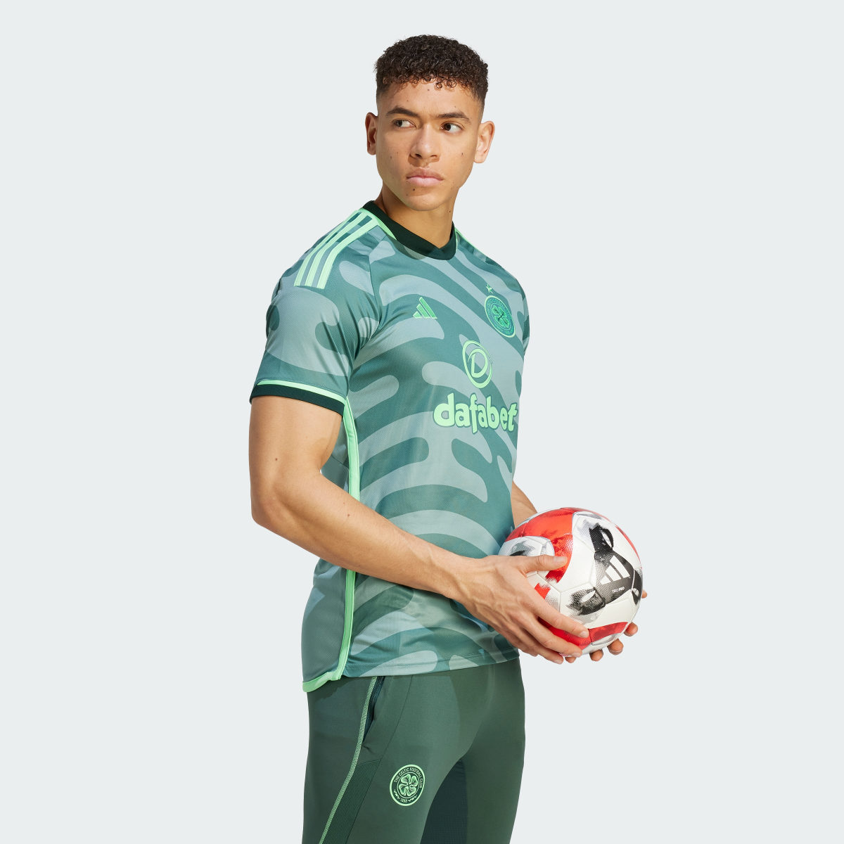 Adidas Celtic FC 23/24 Ausweichtrikot. 6