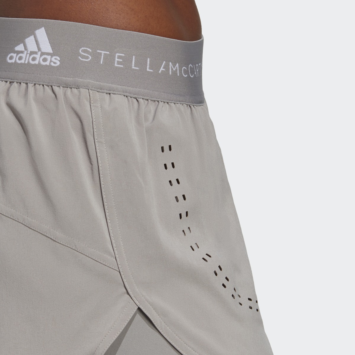 Adidas Pantalón corto adidas by Stella McCartney TruePurpose Training Two-in-One. 7
