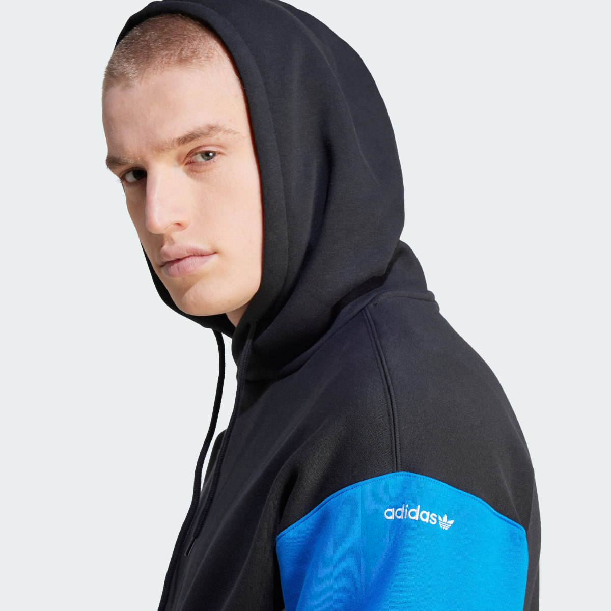 Adidas Adicolor Seasonal Archive Hoodie. 7