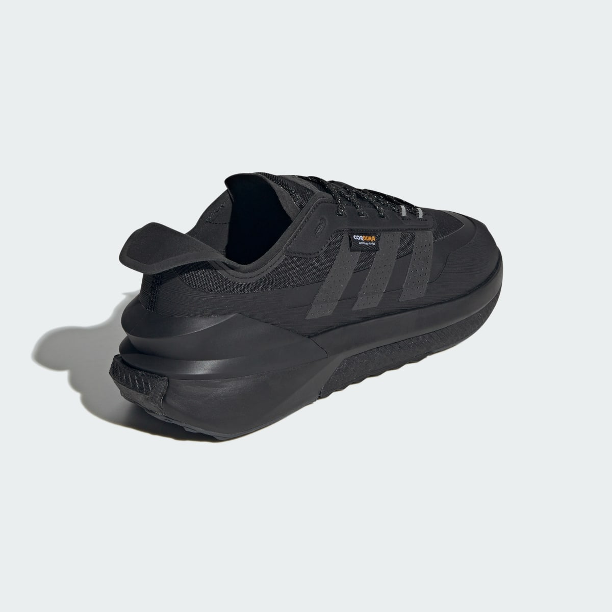 Adidas Avryn Schuh. 12