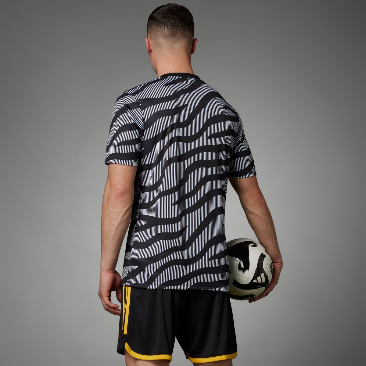 Adidas Camiseta calentamiento Juventus. 5