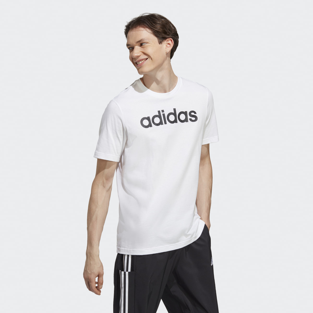 Adidas T-shirt Essentials Single Jersey Linear Embroidered Logo. 4