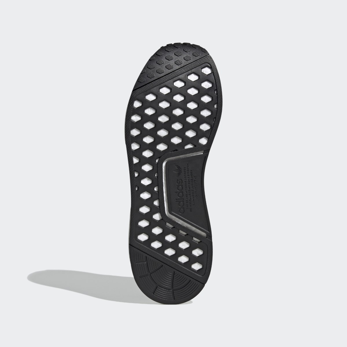 Adidas Chaussure NMD_R1 V2. 4