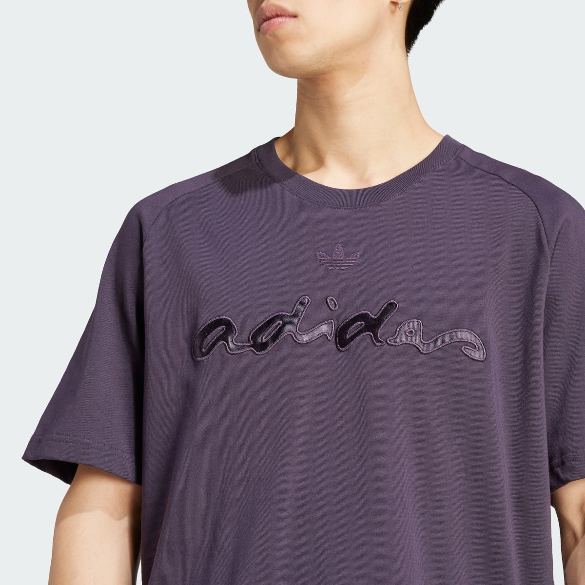 Adidas Graphic Tişört. 6
