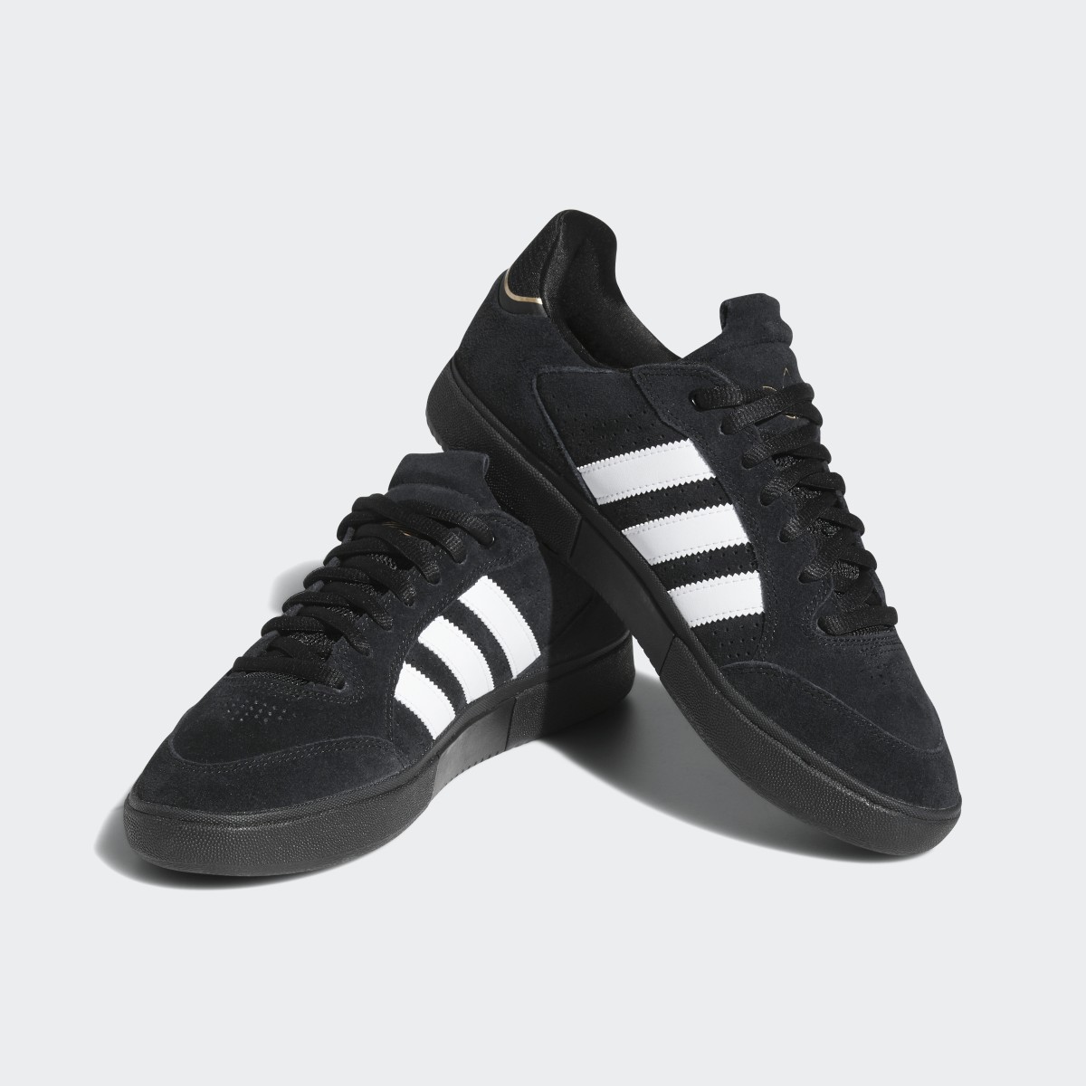 Adidas Tyshawn Low Shoes. 5