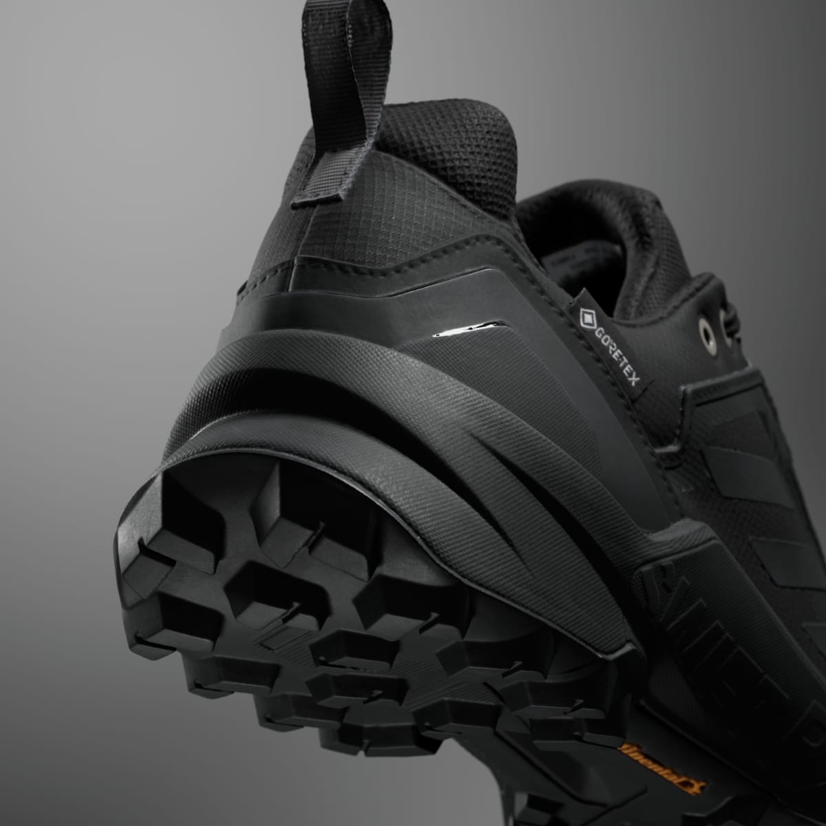 Adidas Zapatilla Terrex Swift R3 GORE-TEX Hiking. 9