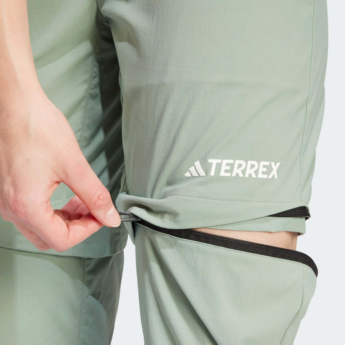 Adidas Pantalon de randonnée Terrex Utilitas Zip-Off. 9