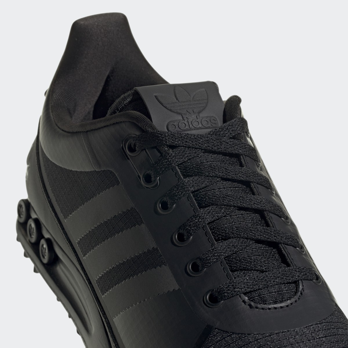 Adidas LA Trainer 2.0 Shoes. 11