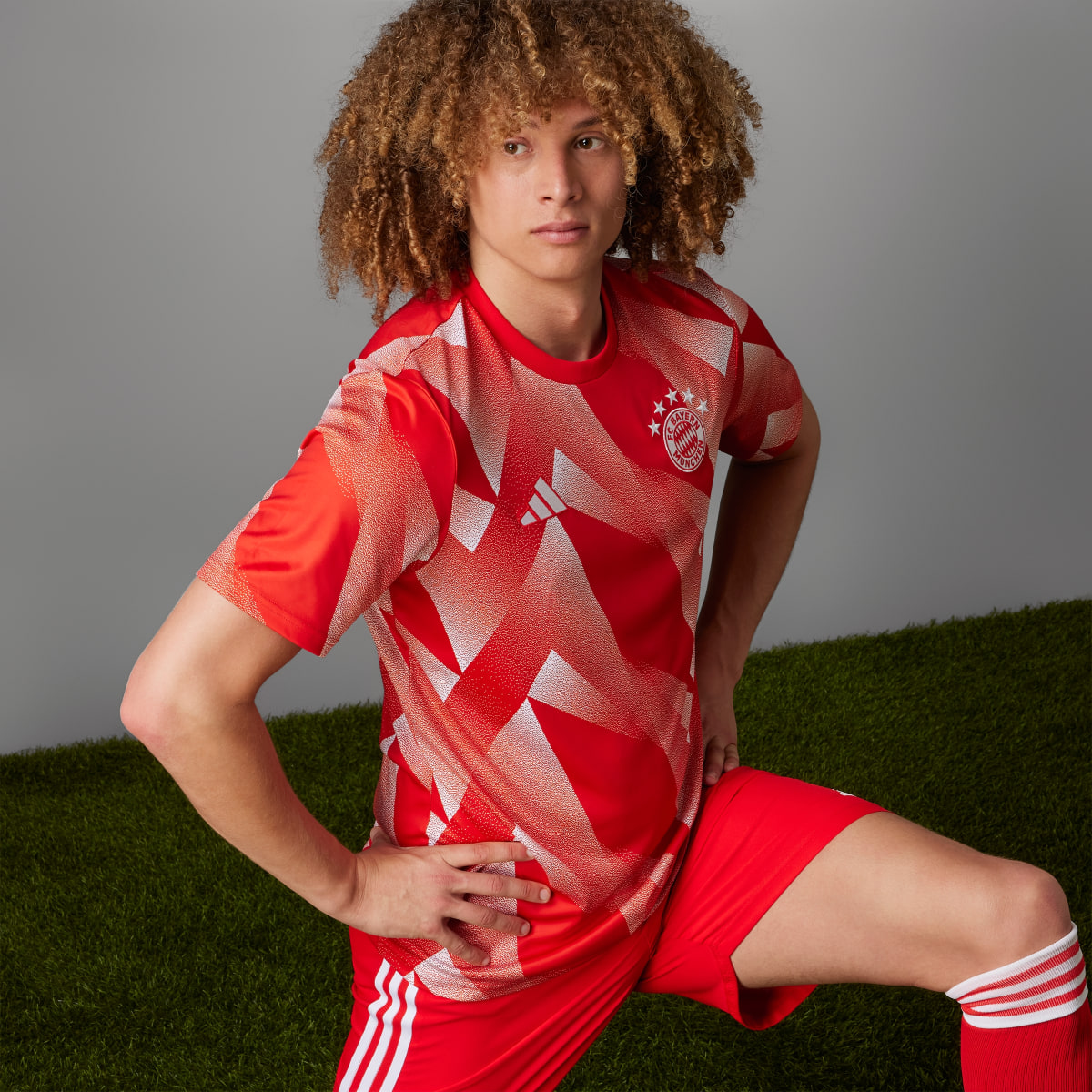 Adidas Camiseta calentamiento FC Bayern. 8