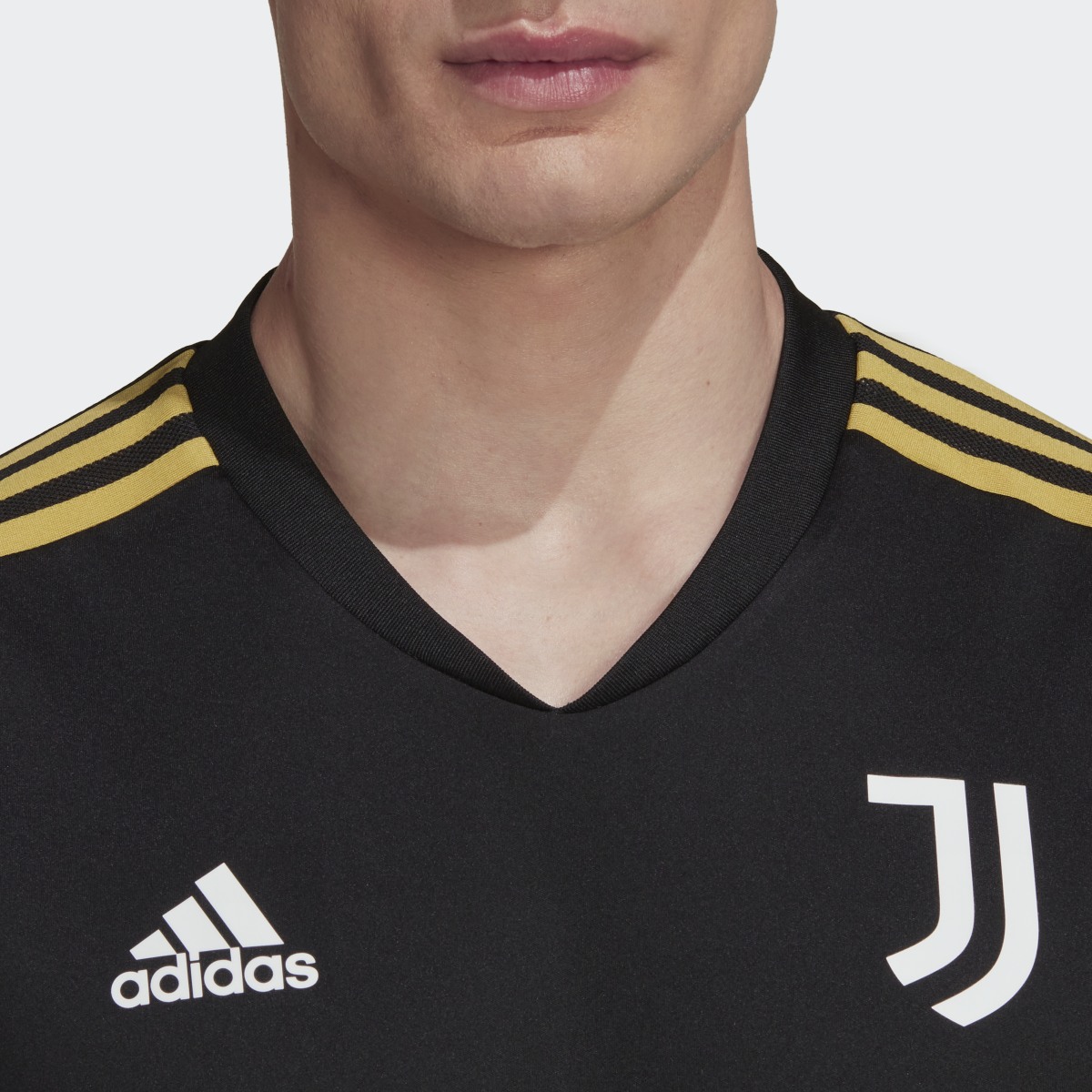 Adidas Juventus Condivo 22 Training Jersey. 6