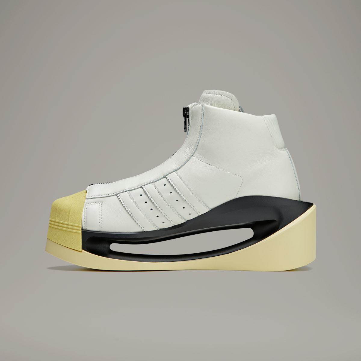 Adidas Y-3 Gendo Pro Model. 11