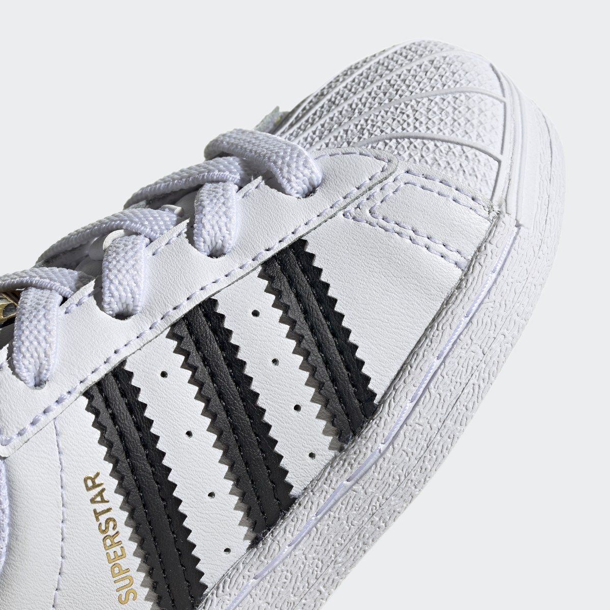 Adidas Chaussure Superstar. 11