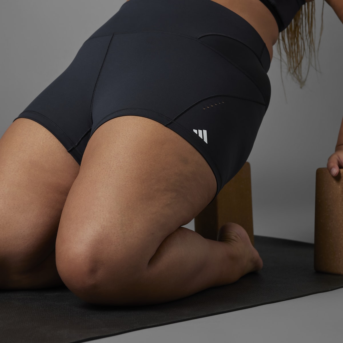 Adidas Collective Power Yoga Studio kurze Leggings – Große Größen. 9