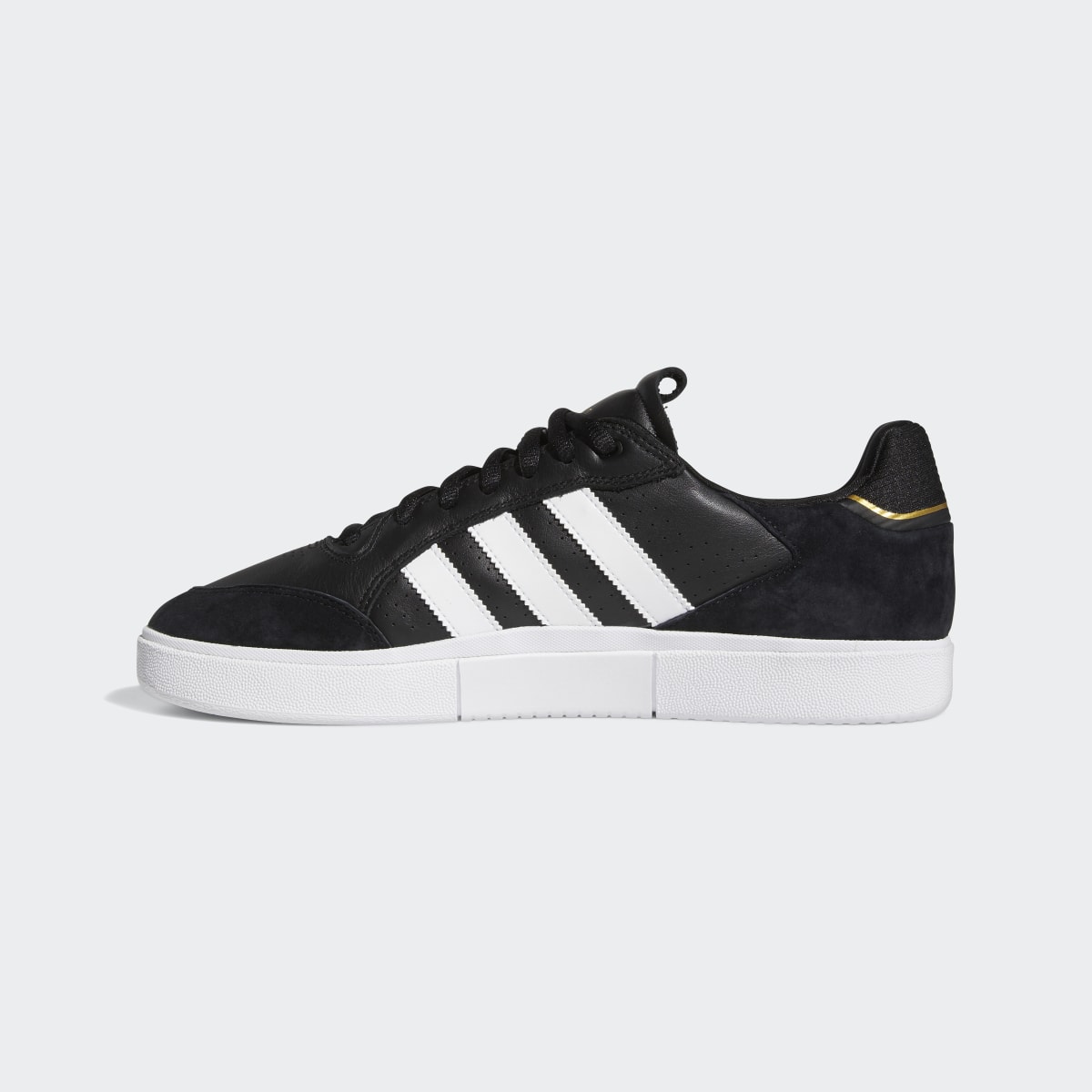 Adidas Chaussure Tyshawn Low. 7