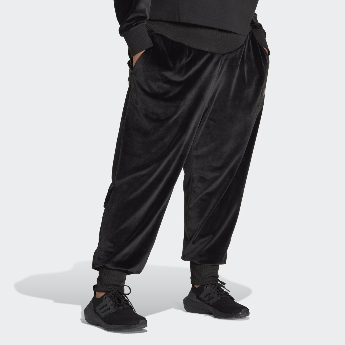 Adidas Pantalon sportswear en velours Holidayz Cozy (Grandes tailles). 4