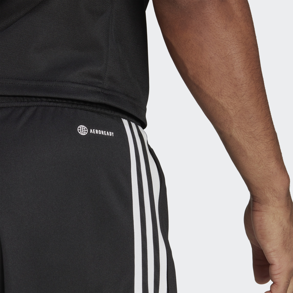 Adidas Shorts de Entrenamiento Tiro 23 League. 6