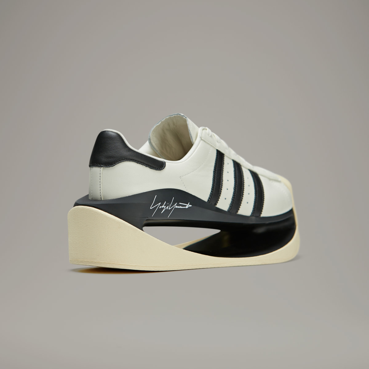 Adidas Gendo Superstar Y-3. 10